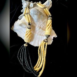Unisex carved beaded bohemian ethnic necklace